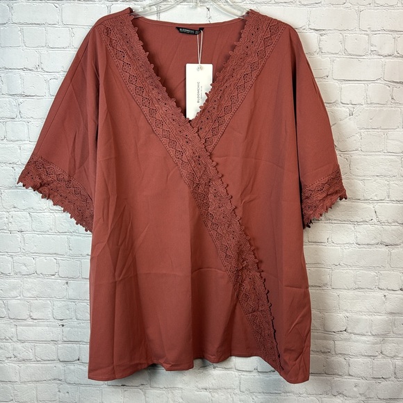 BloomChic Crochet Trim V Neck Blouse Plus Size 22/24 3X - Picture 2 of 6